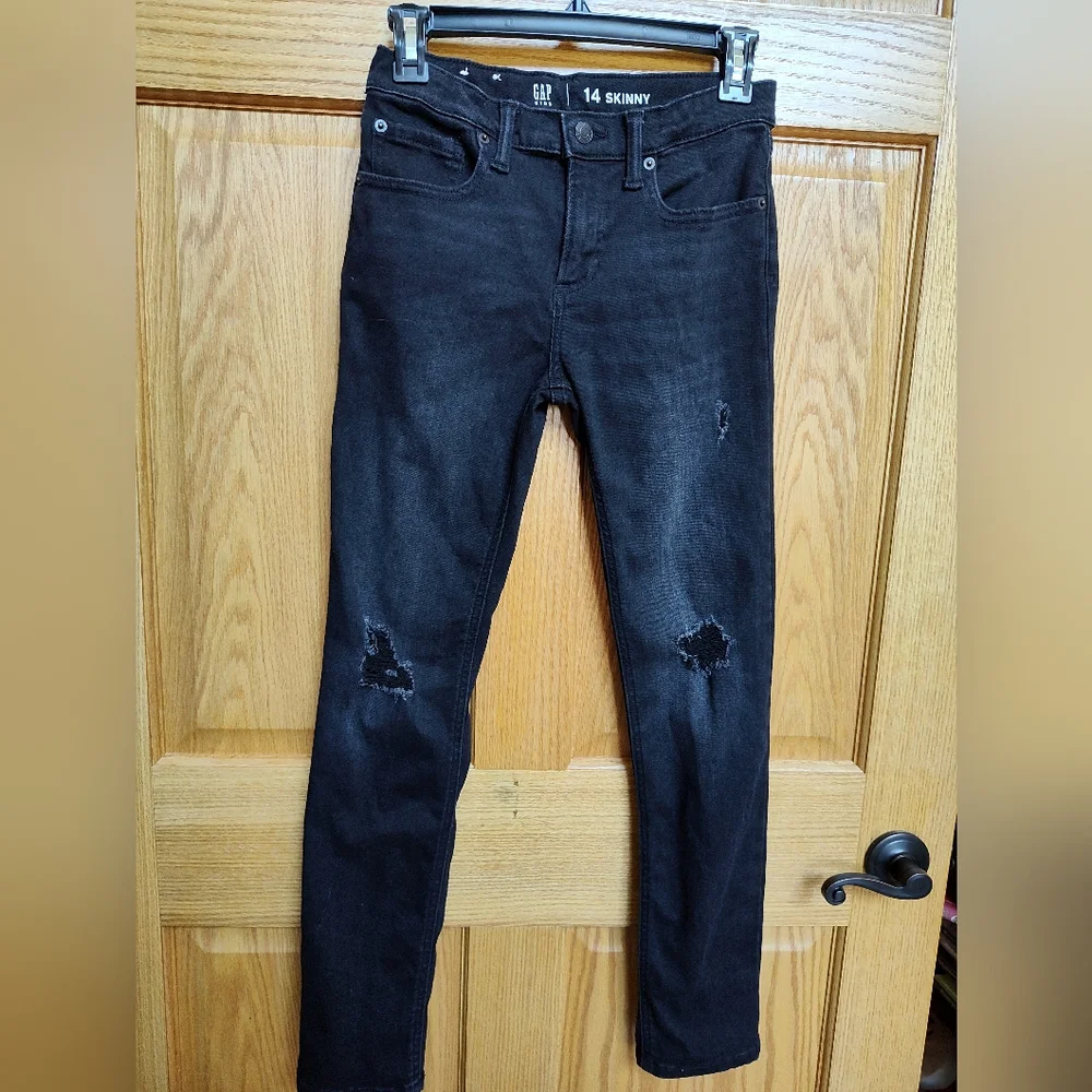 EUC --GAP Boys Black Destructed Jeans
